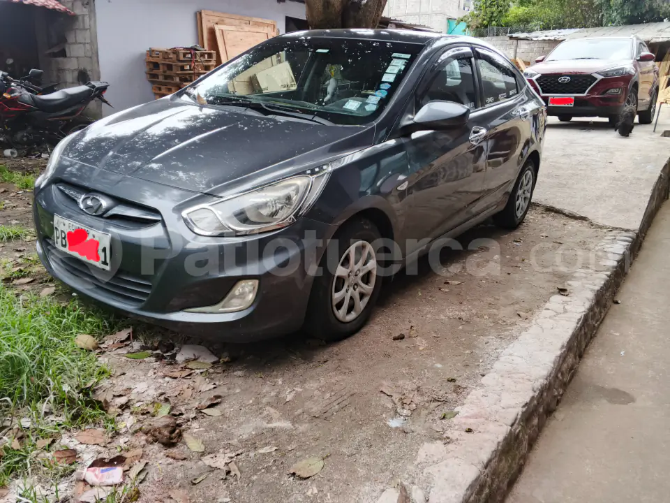 Foto 1 de Hyundai Accent New