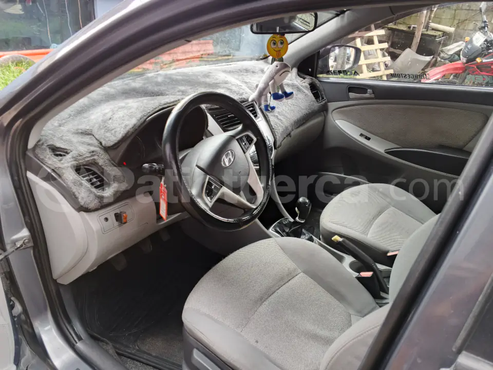 Foto 3 de Hyundai Accent New