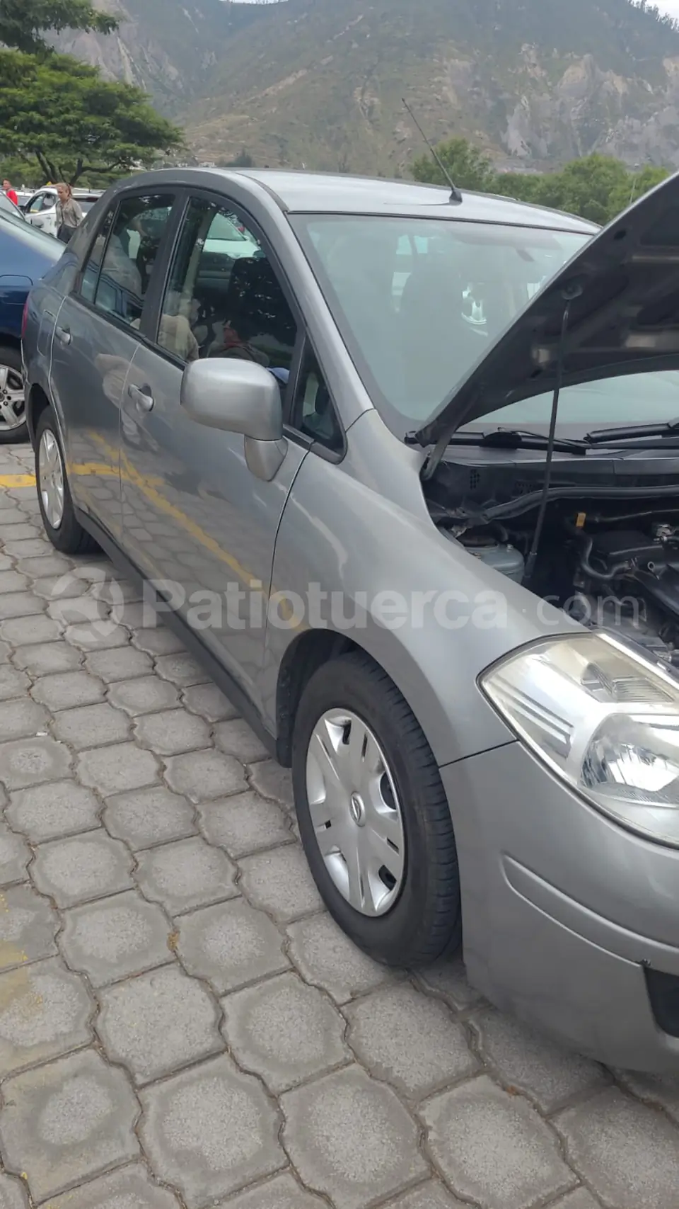 Foto 3 de Nissan Tiida