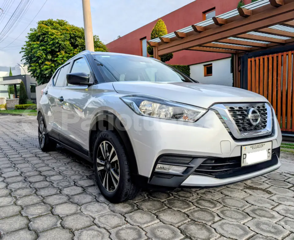 Foto 2 de Nissan Kicks