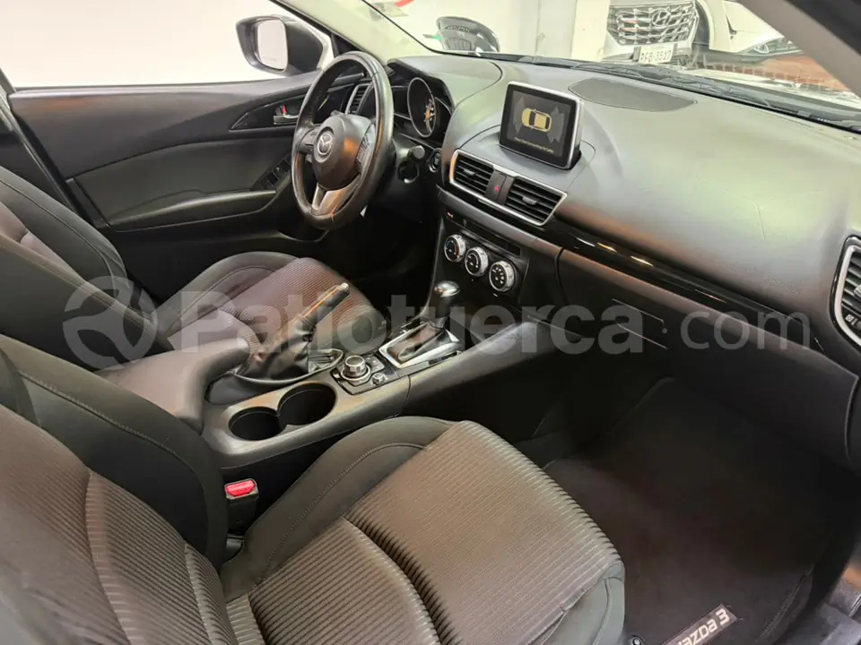 Foto 16 de Mazda NEW 3