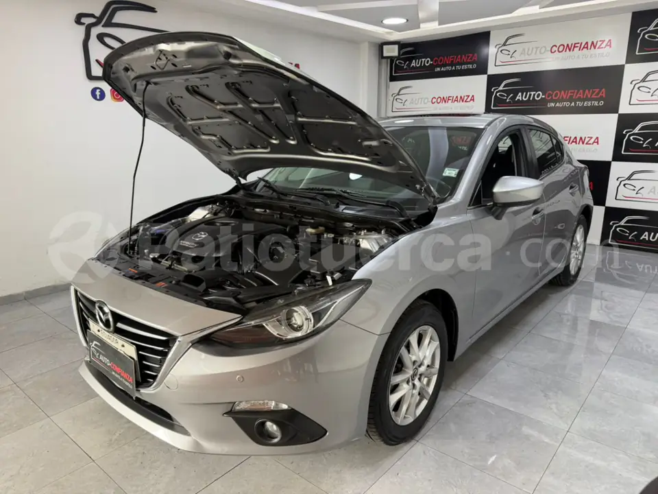 Foto 31 de Mazda NEW 3