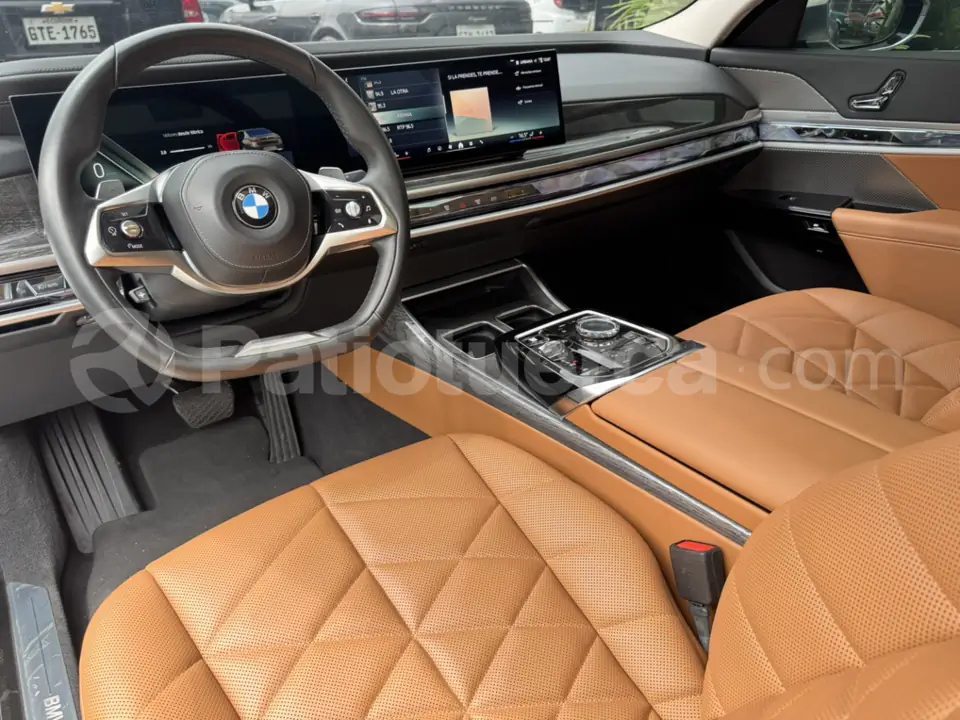 Foto 9 de BMW 740i