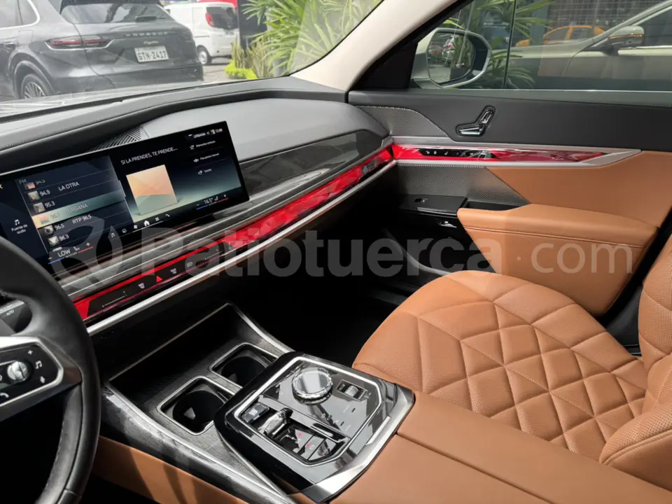 Foto 10 de BMW 740i