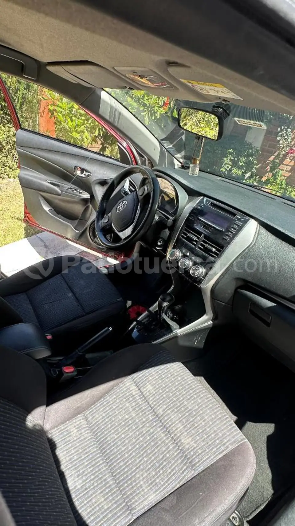 Foto 6 de Toyota Yaris HB