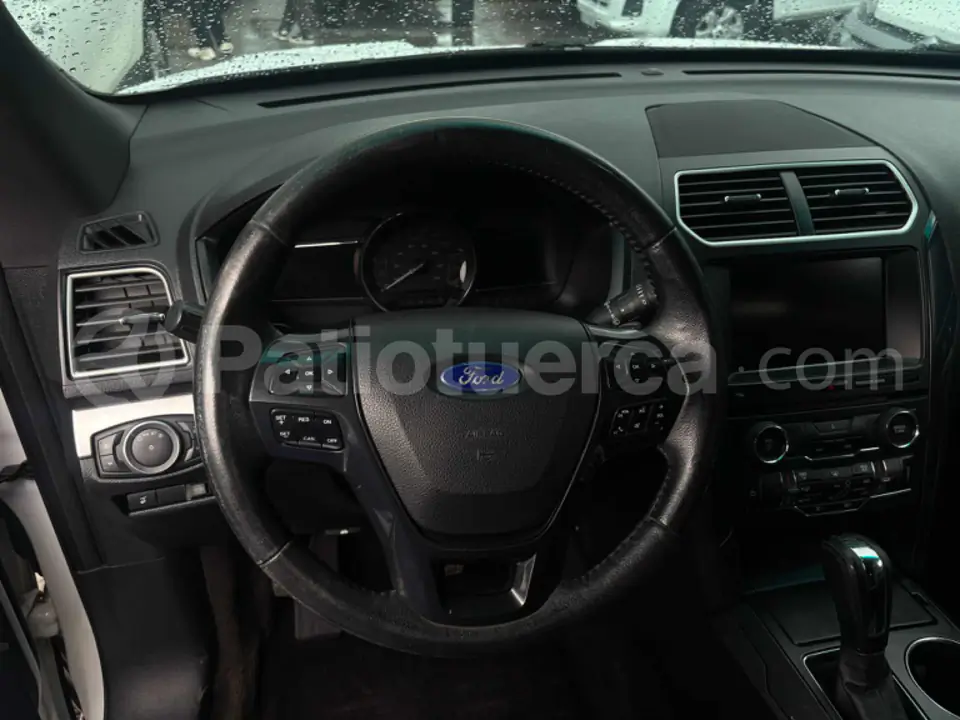 Foto 3 de Ford Explorer XLT