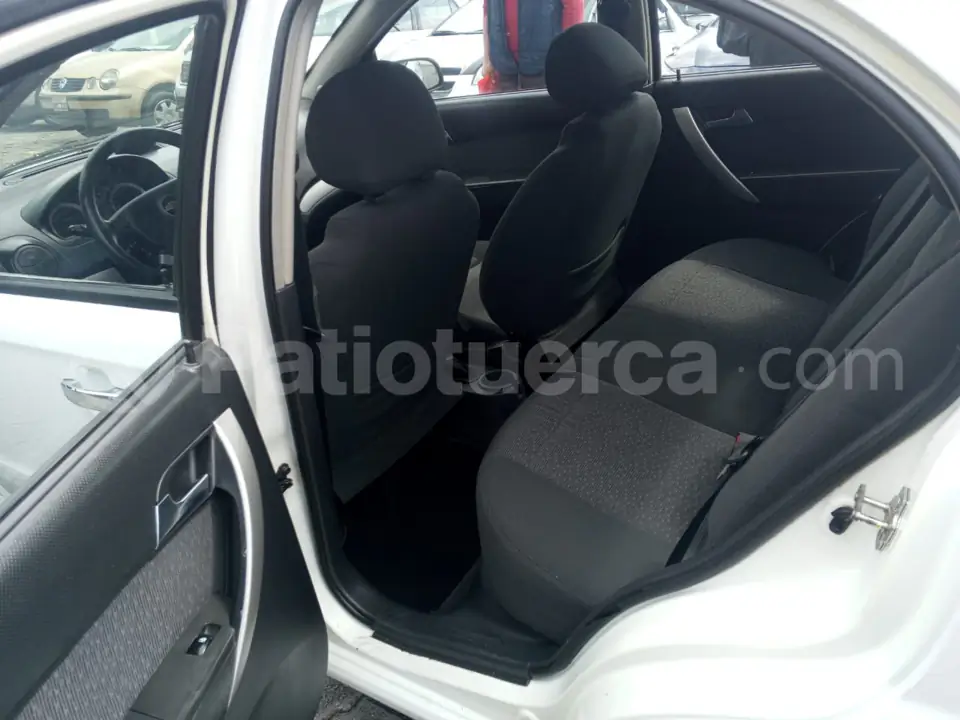 Foto 9 de Chevrolet Aveo Emotion