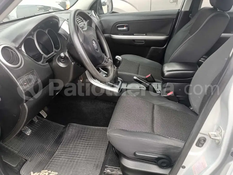 Foto 2 de Suzuki Grand Vitara SZ