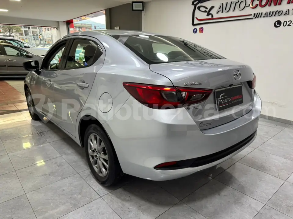 Foto 7 de Mazda 2