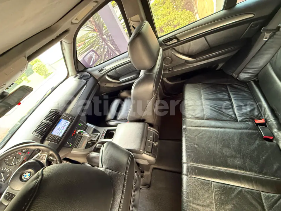 Foto 9 de BMW X5 4.4i
