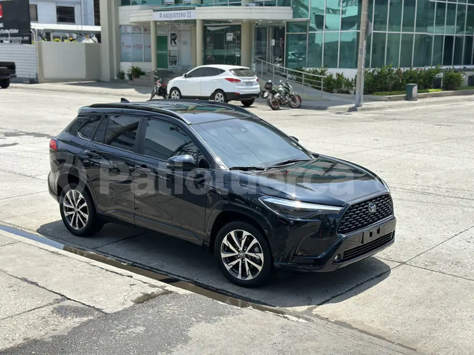 Foto 7 de Toyota Corolla Cross High