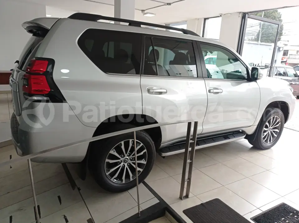 Foto 12 de Toyota Land Cruiser Prado VX