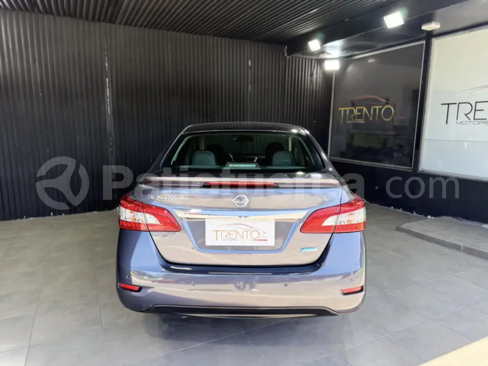 Foto 6 de Nissan Sentra Advance AT