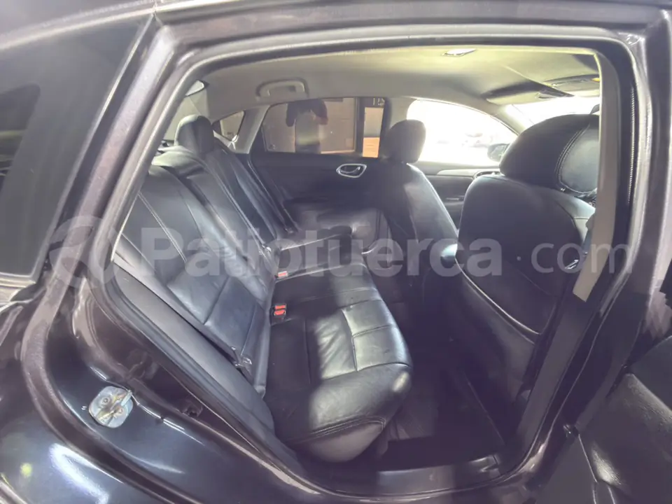 Foto 14 de Nissan Sentra Advance AT