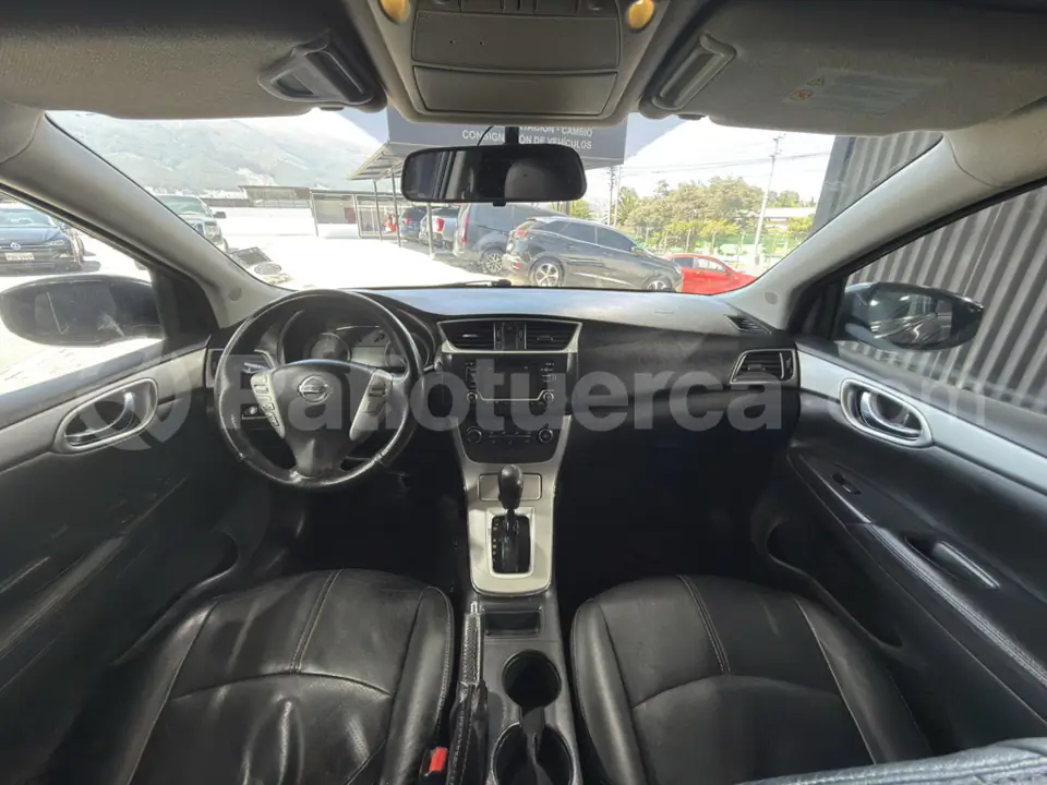 Foto 17 de Nissan Sentra Advance AT