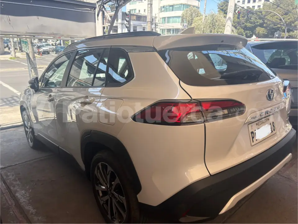 Foto 3 de Toyota Corolla Cross High