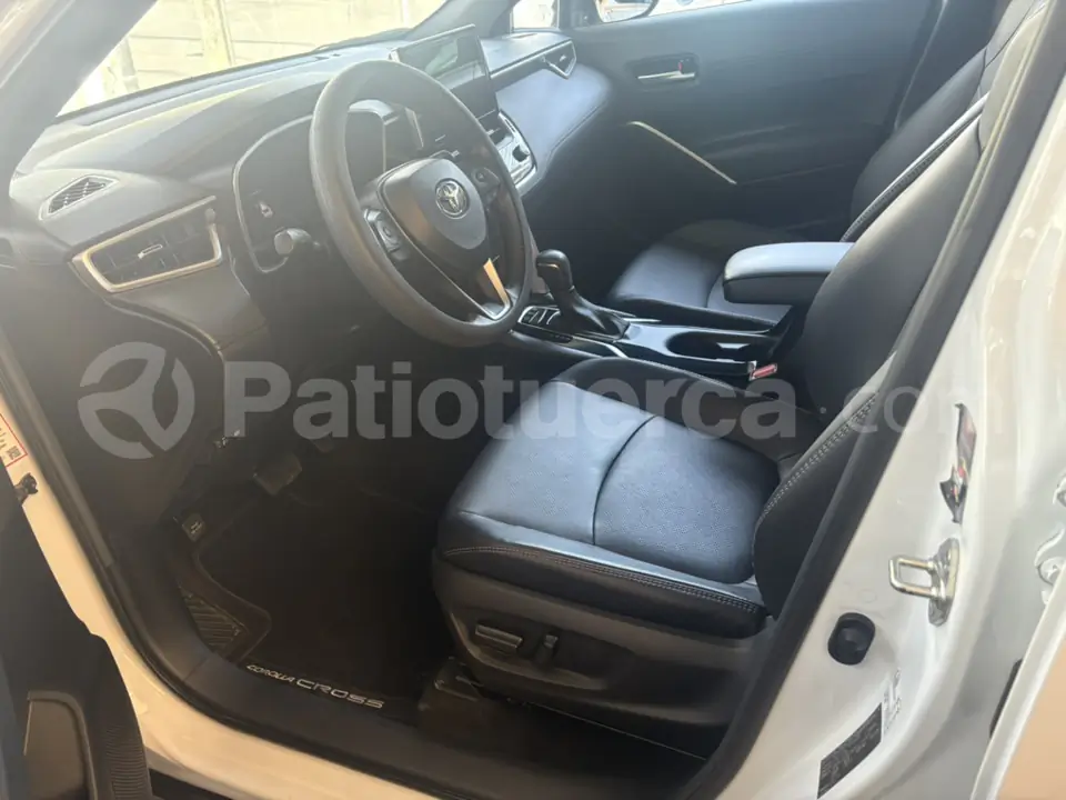 Foto 5 de Toyota Corolla Cross High