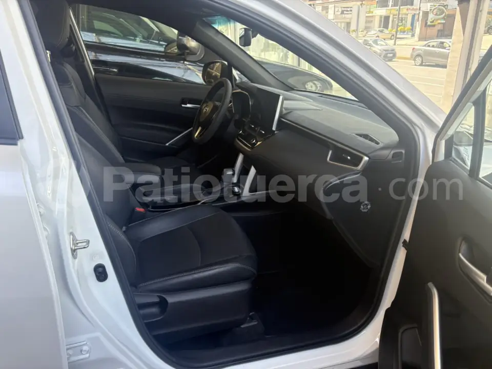 Foto 6 de Toyota Corolla Cross High