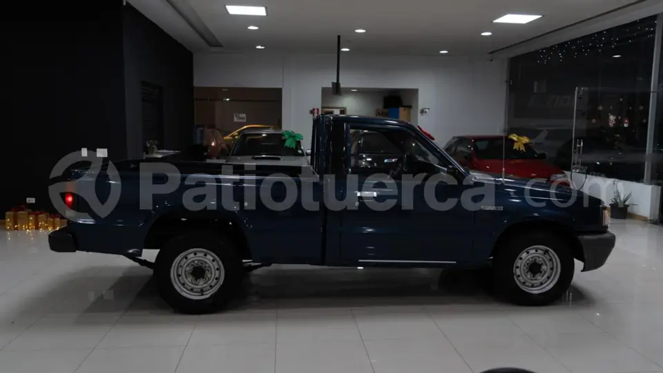 Foto 11 de Mazda B2200 CS