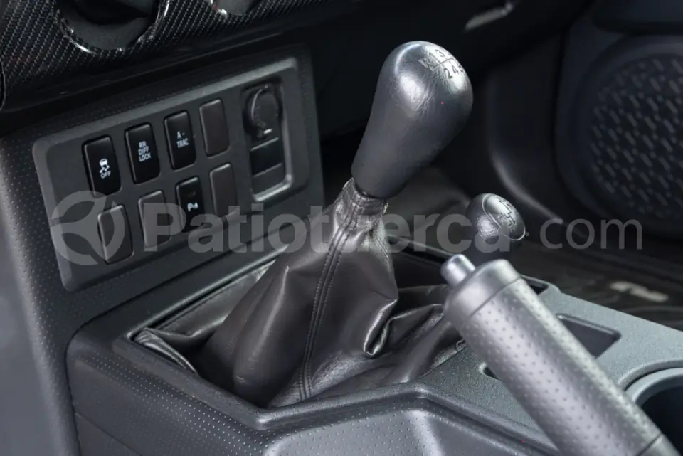 Foto 13 de Toyota FJ Cruiser TRD