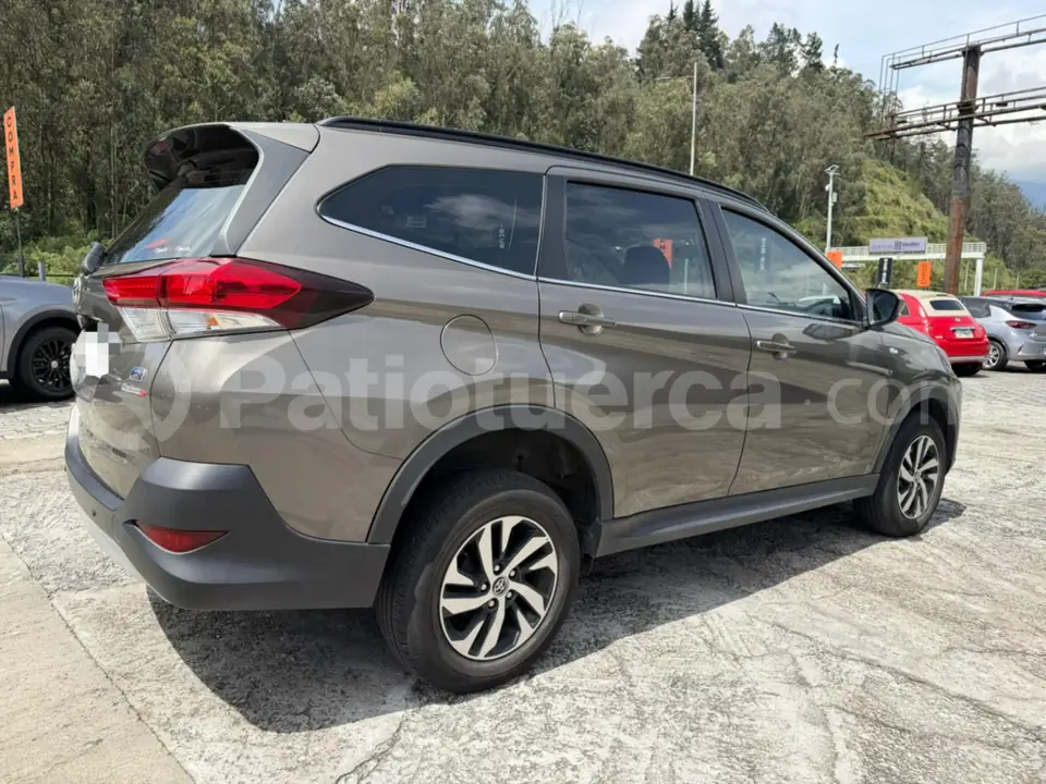 Foto 6 de Toyota Rush