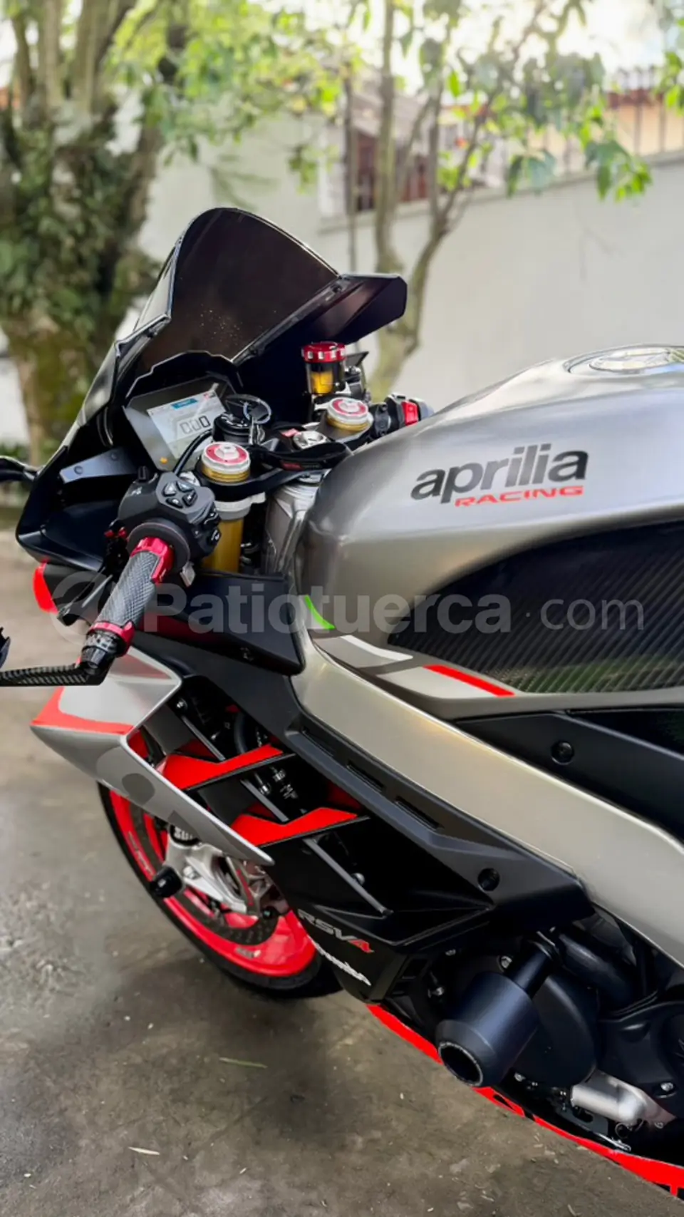 Foto 10 de Aprilia RSV4
