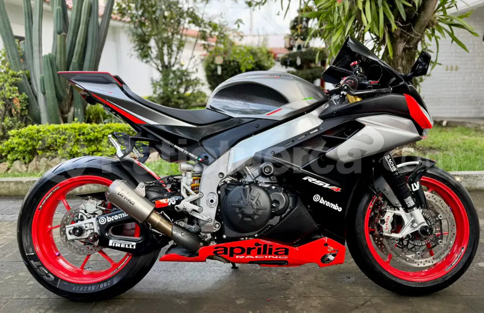 Foto 12 de Aprilia RSV4