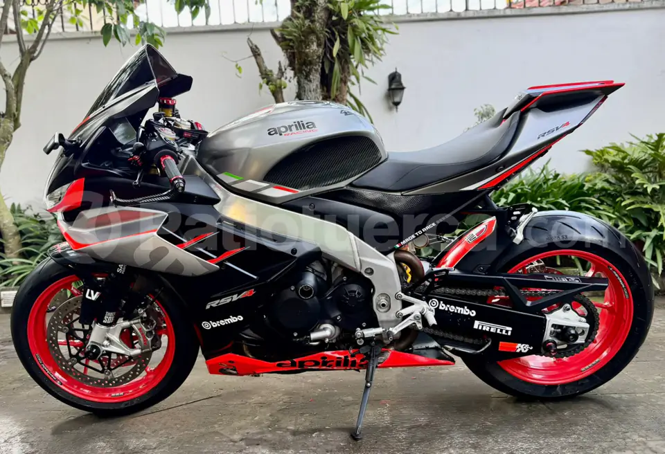 Foto 15 de Aprilia RSV4