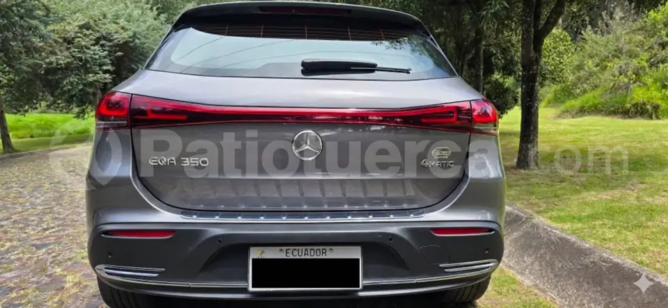 Foto 2 de Mercedes Benz EQA 350 4MATIC