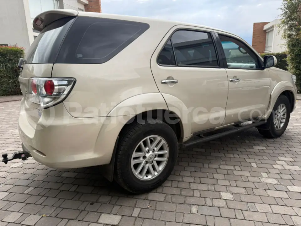 Foto 3 de Toyota Fortuner 2.7