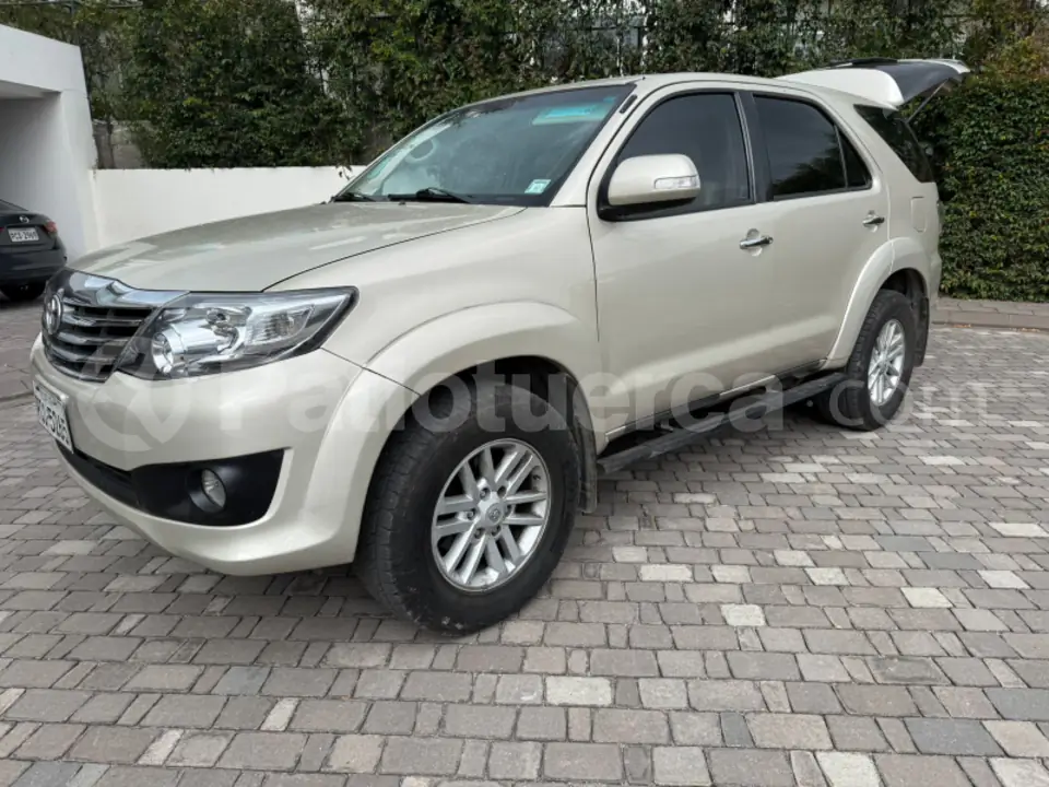 Foto 1 de Toyota Fortuner 2.7