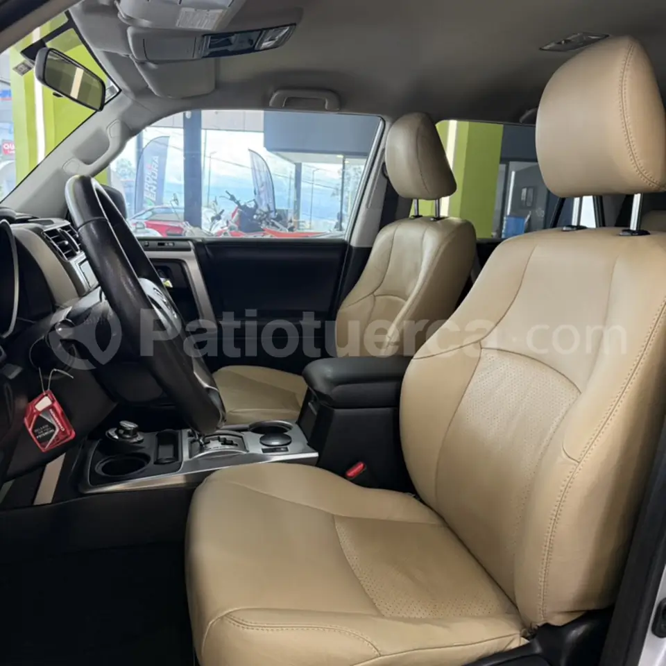 Foto 4 de Toyota 4Runner SR5