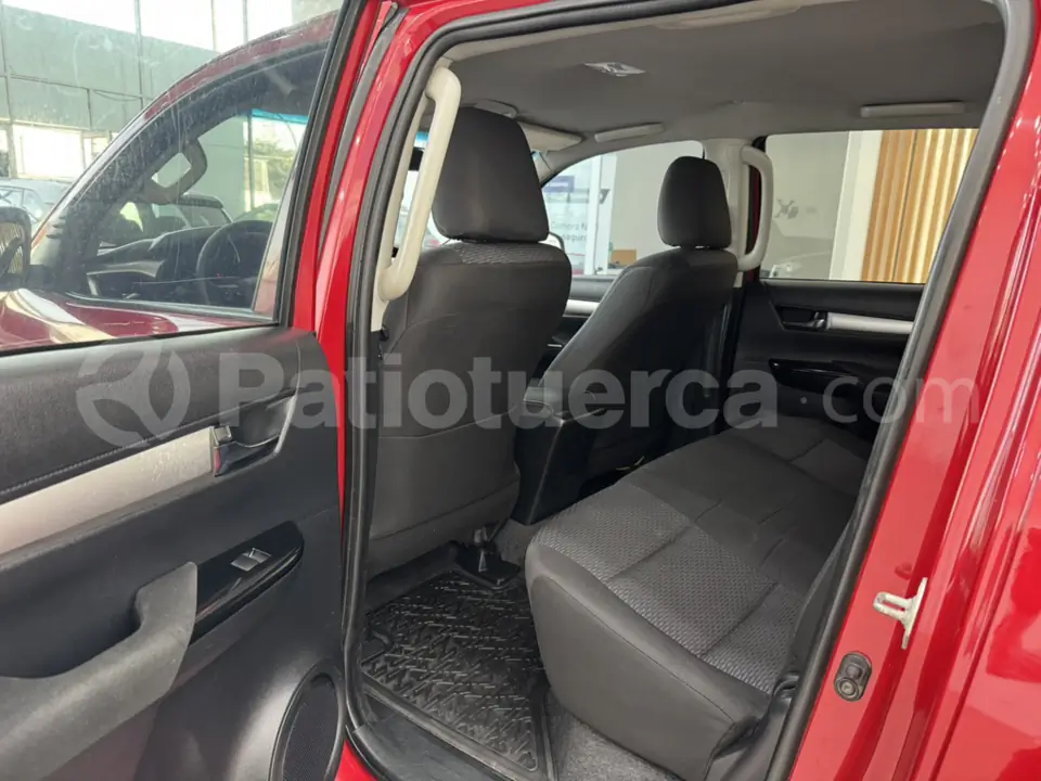 Foto 10 de Toyota Hilux SR AC CD