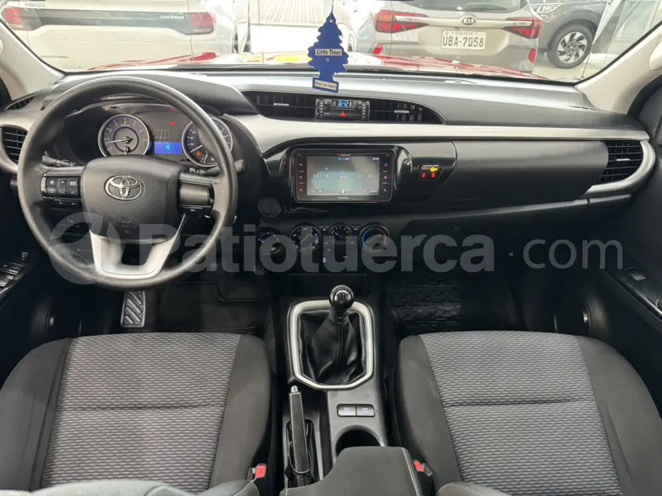 Foto 12 de Toyota Hilux SR AC CD