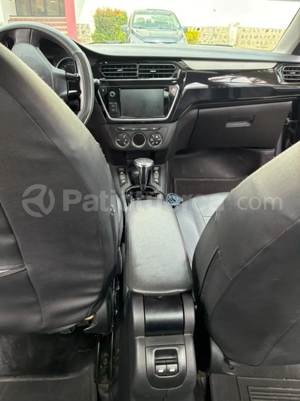 Foto 8 de Peugeot 301 Allure