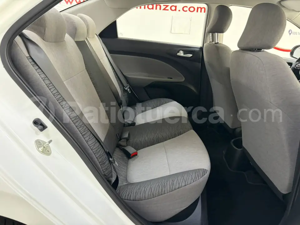 Foto 14 de Kia Soluto LX