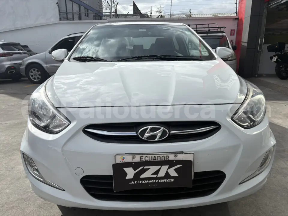 Foto 2 de Hyundai Accent