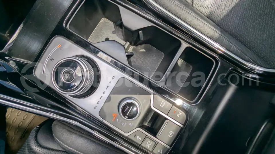 Foto 9 de Kia SORENTO GLS