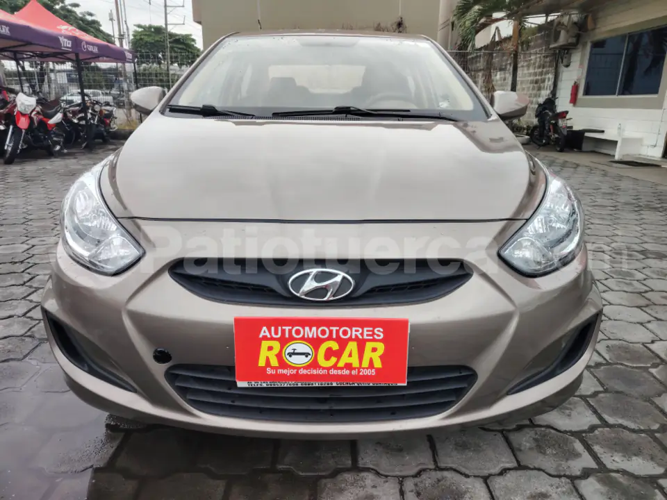 Foto 1 de Hyundai Accent New