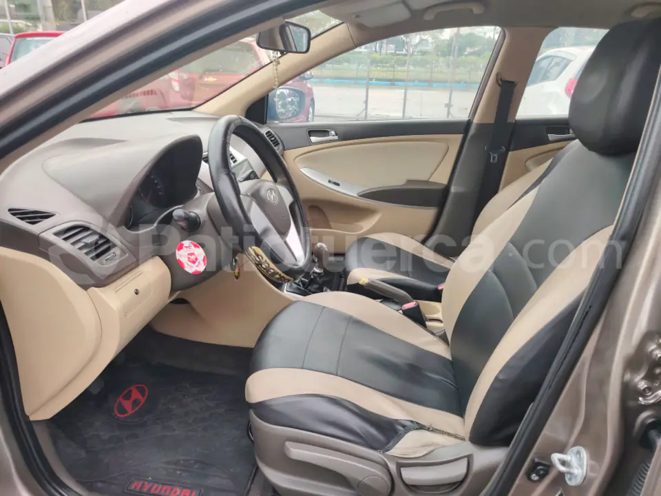 Foto 8 de Hyundai Accent New
