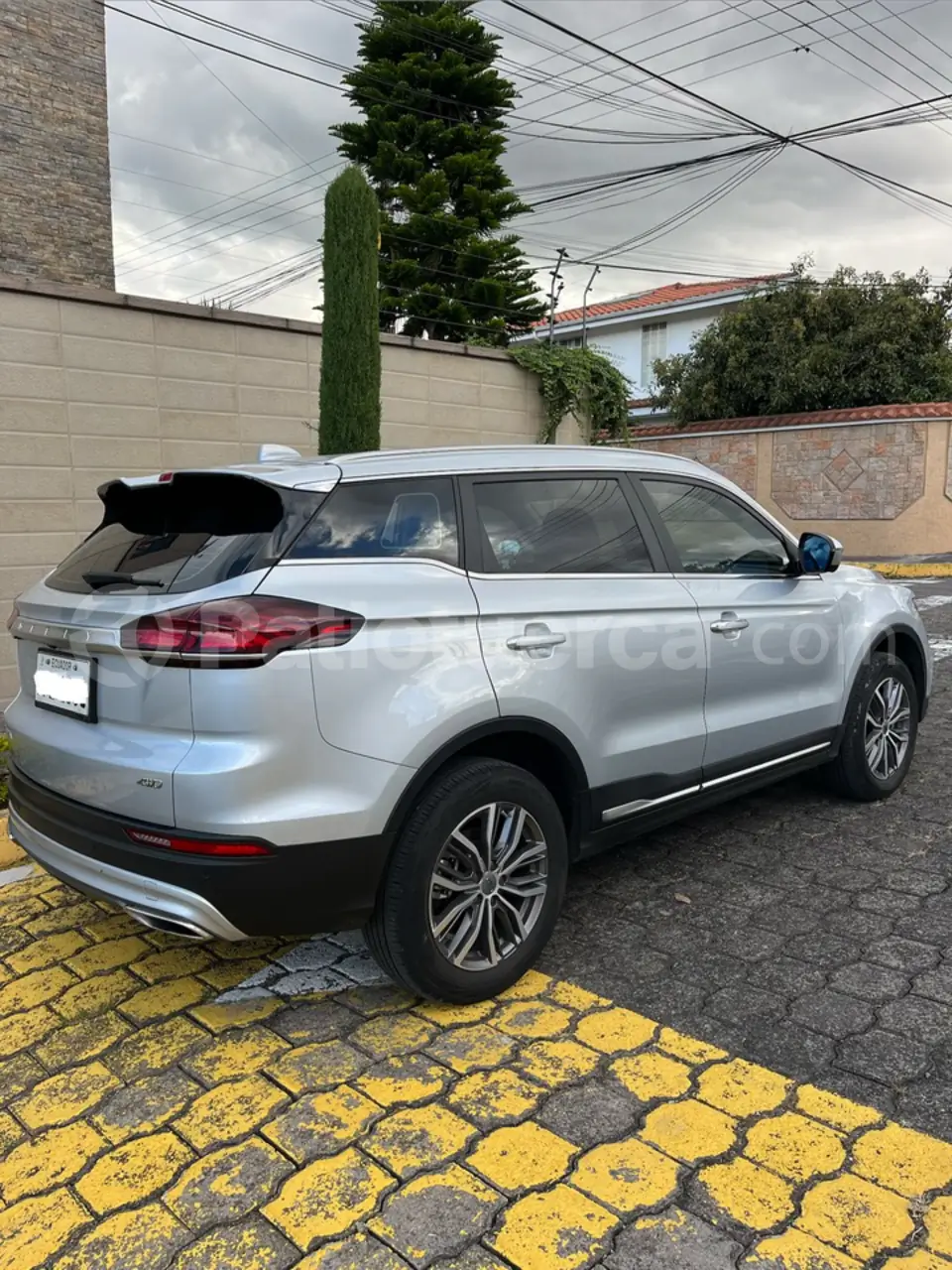 Foto 2 de Geely Azkarra