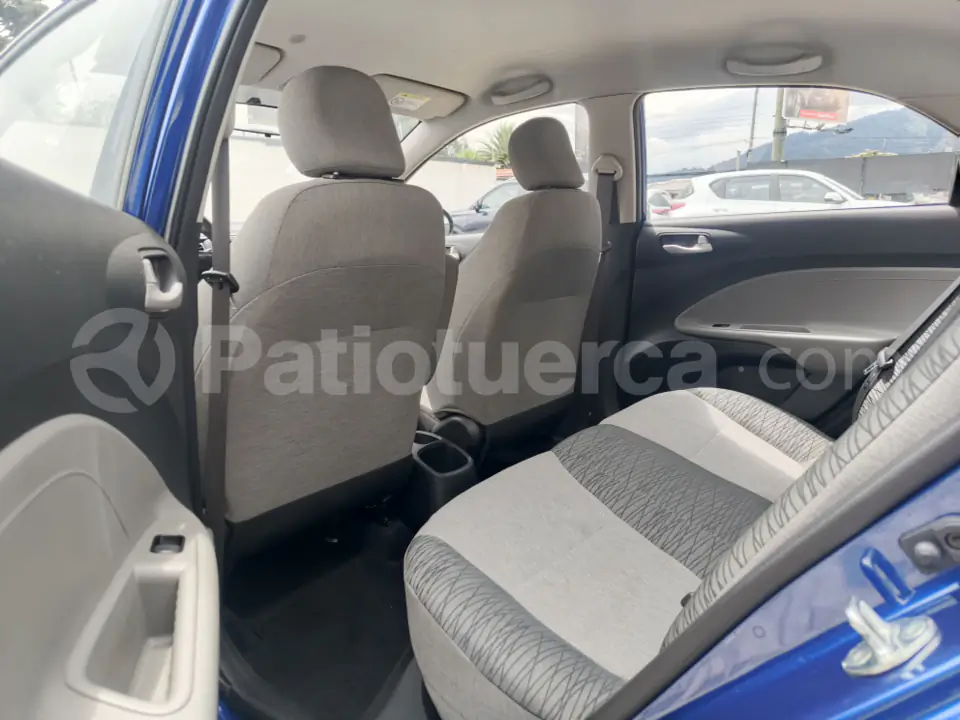 Foto 10 de Kia Soluto LX