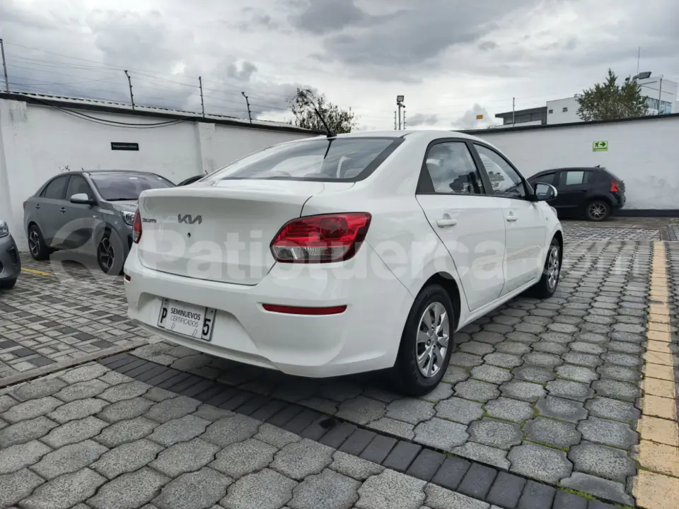 Foto 5 de Kia Soluto LX