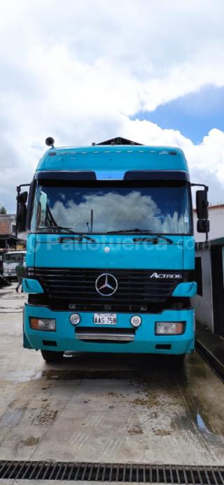 Mercedes Benz—™ 3348 1999