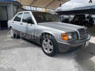 Mercedes Benz—™ 190E 1990