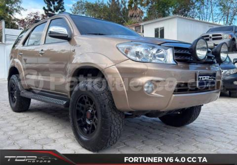 Toyota Fortuner 4.0 2012