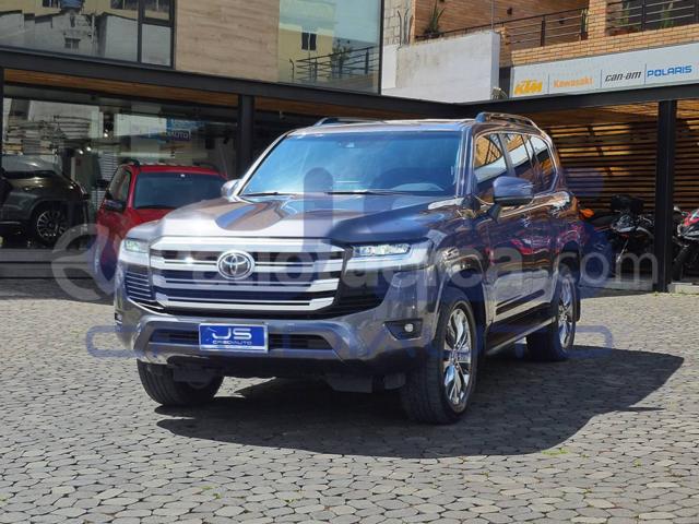 Toyota Land Cruiser 300 2024