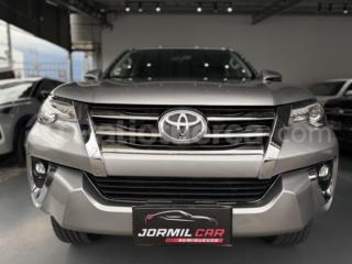 Toyota Fortuner 4.0