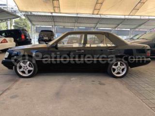 Mercedes Benz 230E