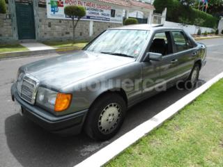 Mercedes Benz—™ 200 1986